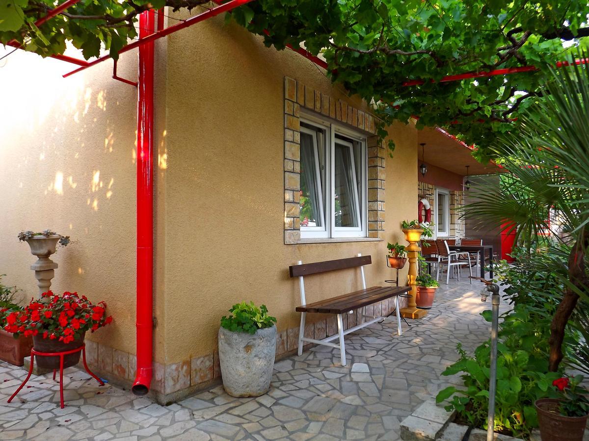 Apartments Maricic 200 Meters From The Beach 诺维·维诺多尔斯基 外观 照片
