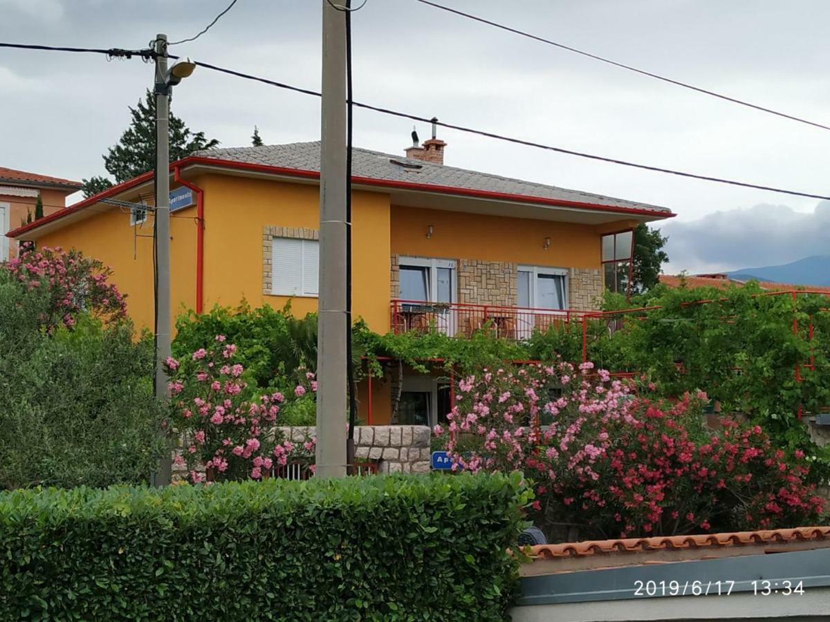 Apartments Maricic 200 Meters From The Beach 诺维·维诺多尔斯基 外观 照片