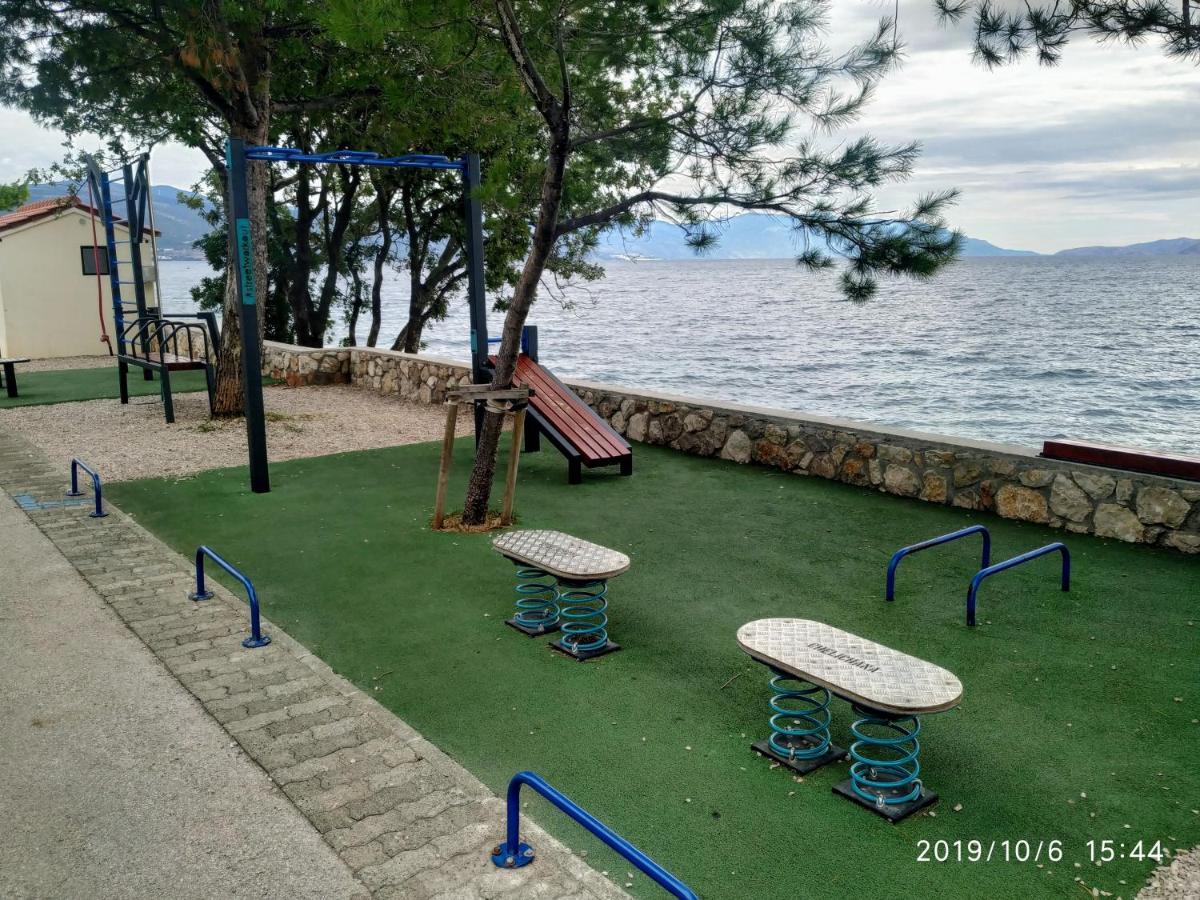 Apartments Maricic 200 Meters From The Beach 诺维·维诺多尔斯基 外观 照片