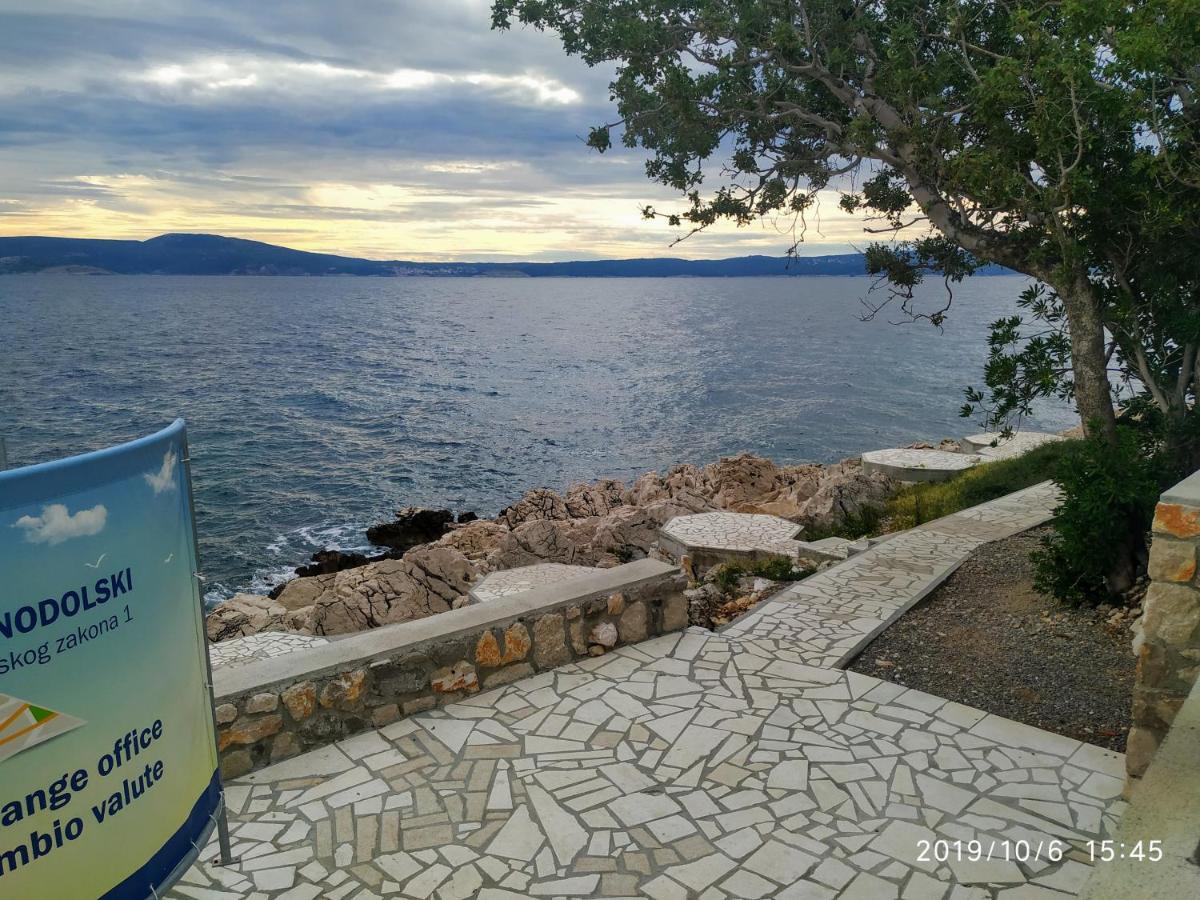 Apartments Maricic 200 Meters From The Beach 诺维·维诺多尔斯基 外观 照片